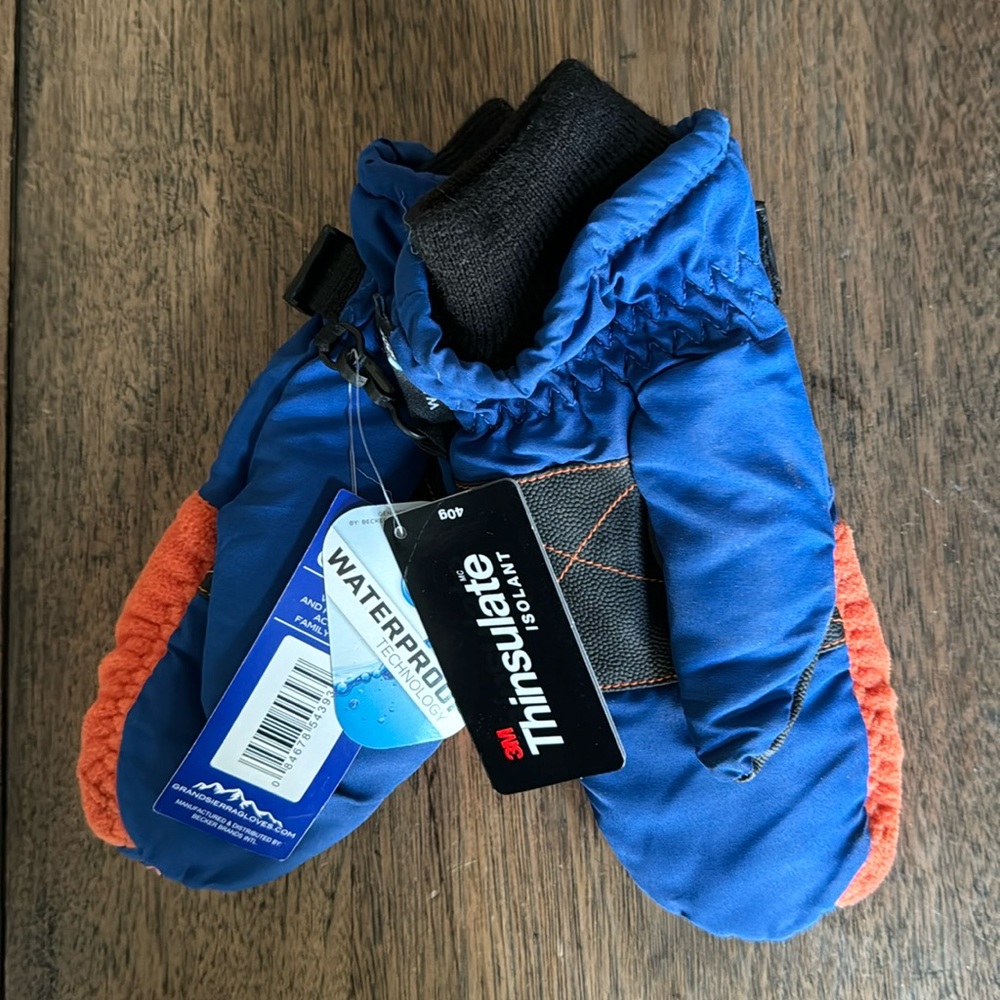 Thinsulate Boys Grand Sierra Mittens Size 4-7